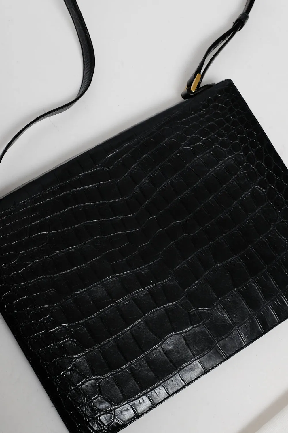 AIGNER BLACK CROCO PATTERN XL MESSENGER BAG