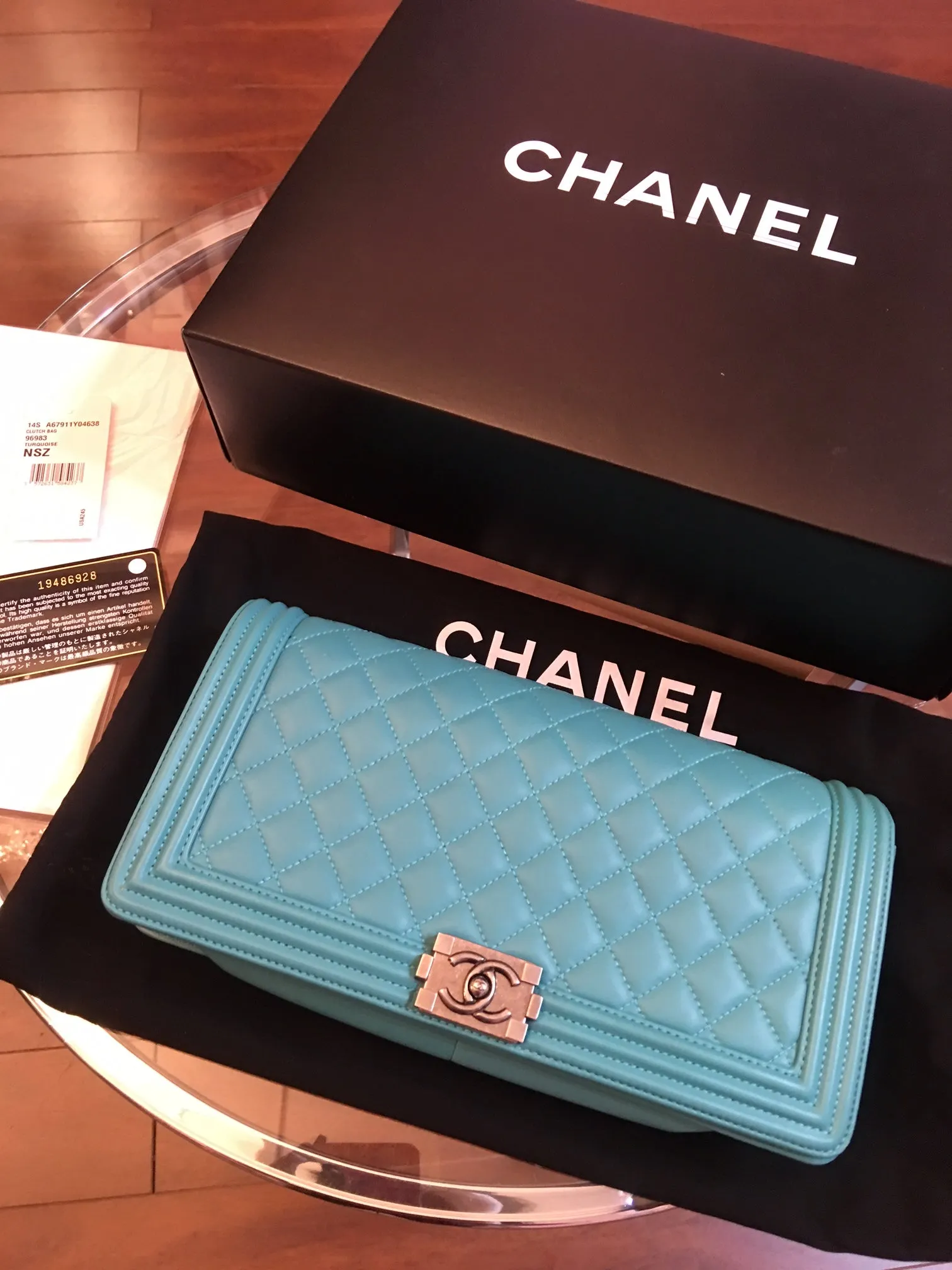 Chanel le boy clutch