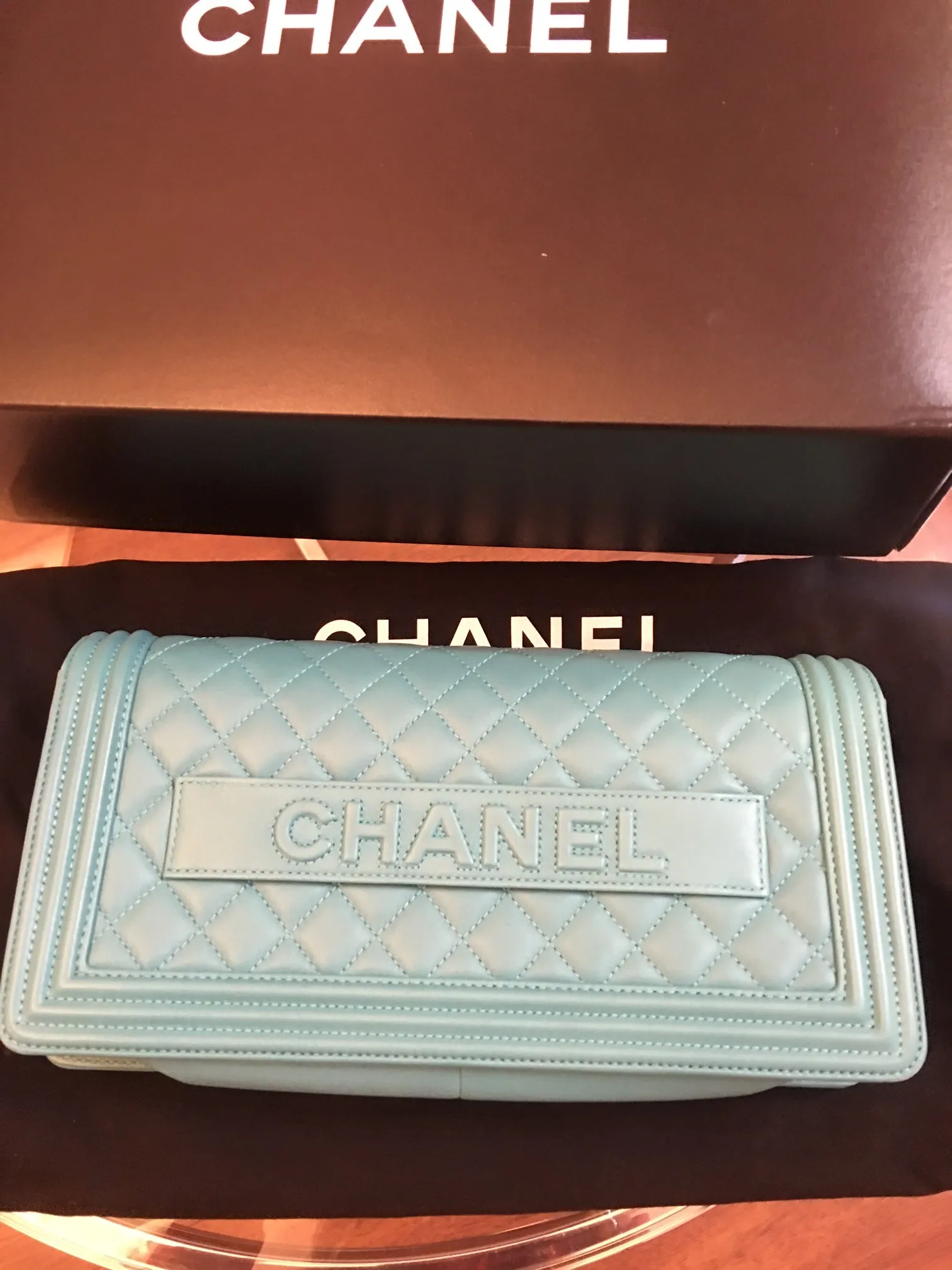 Chanel le boy clutch