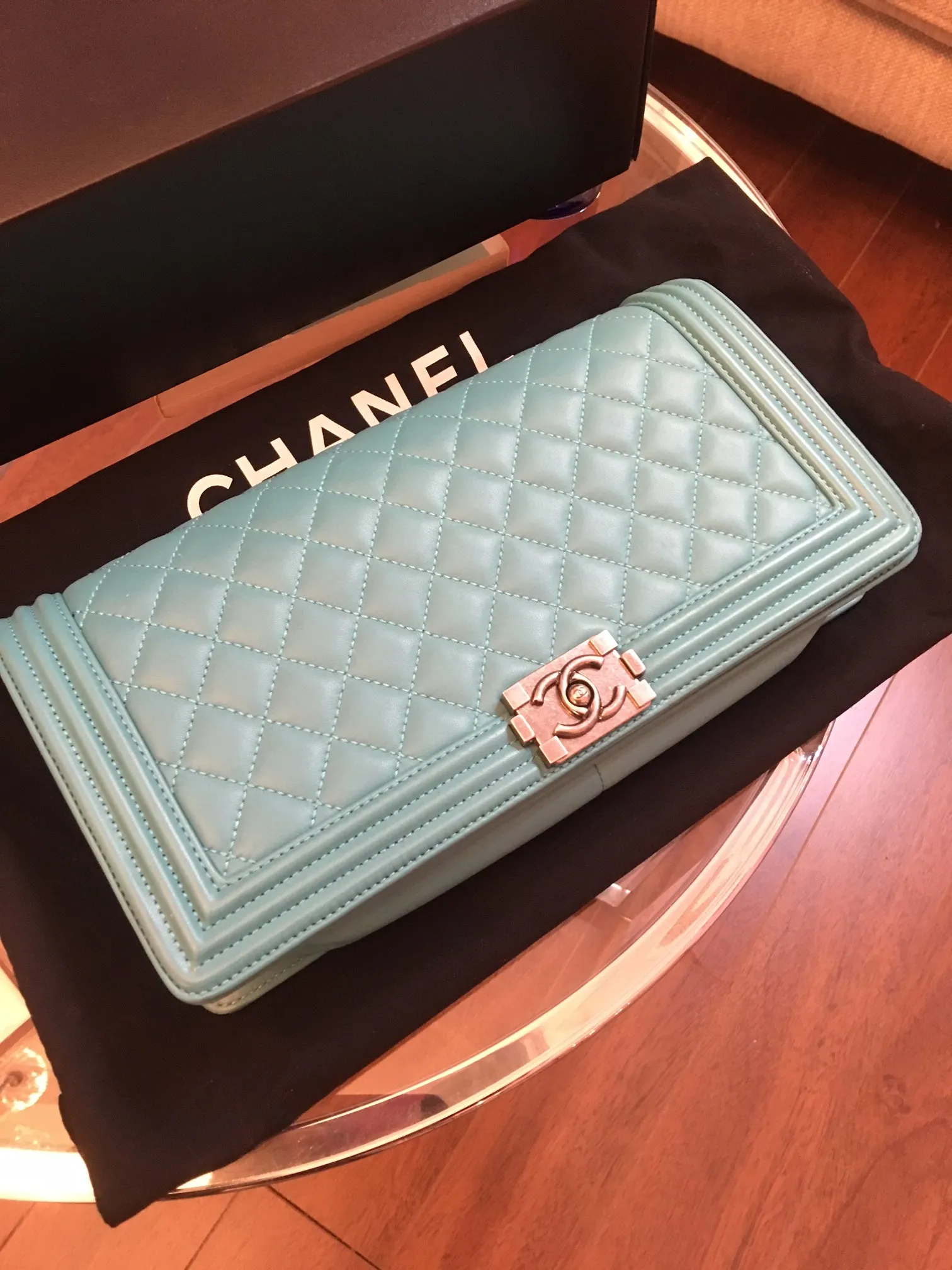 Chanel le boy clutch