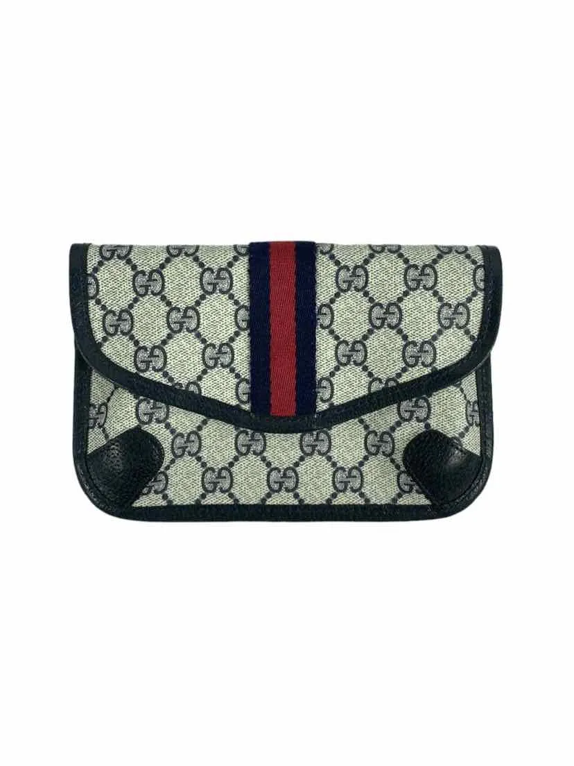 Gucci GG Supreme Clutch