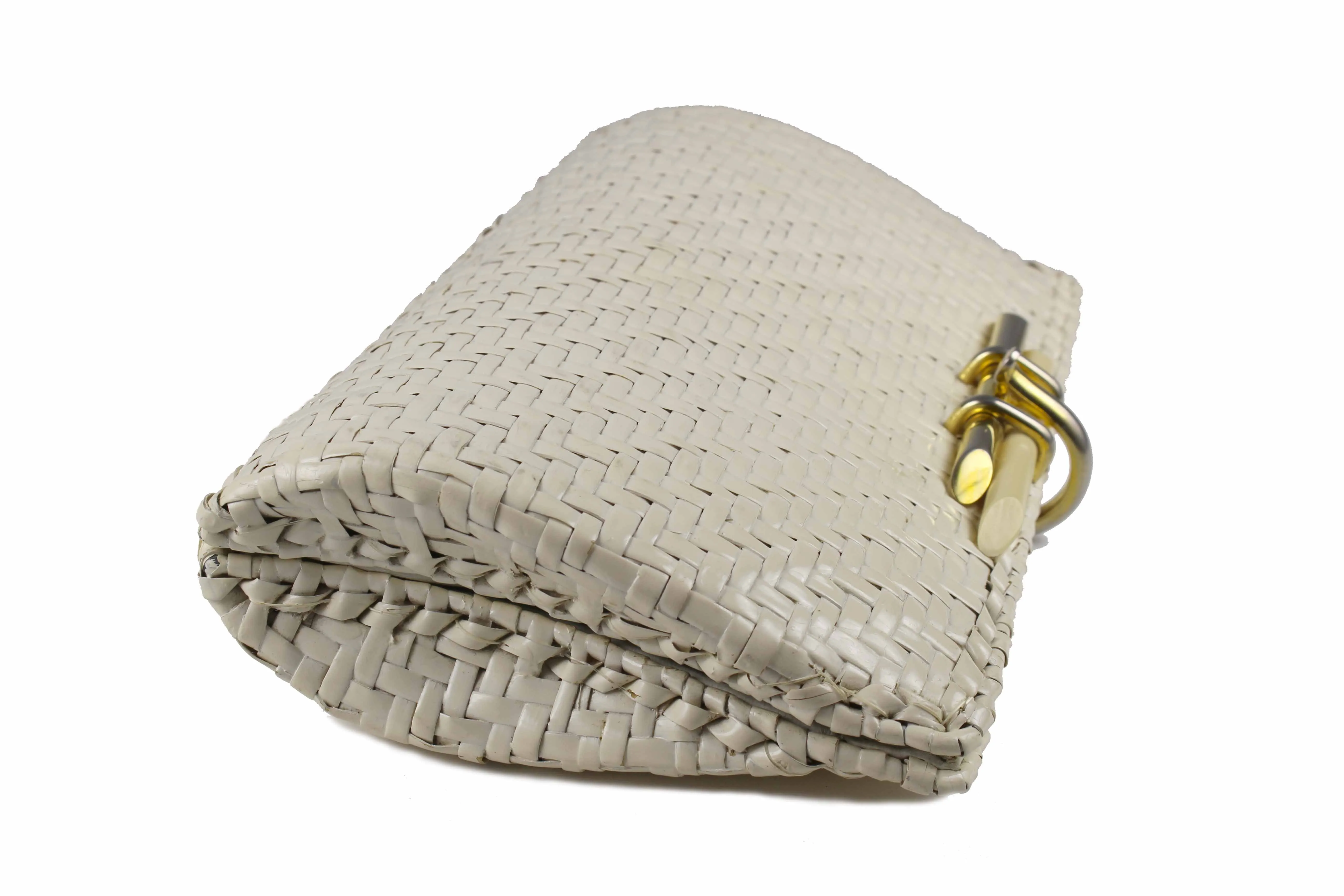 RODO white wicker clutch with metal and plastic clasp